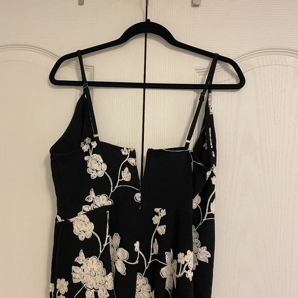 Floral Embroidered Black Romper Skort - Size 8 (Australia) or Size M (US) - Picture 5 of 7